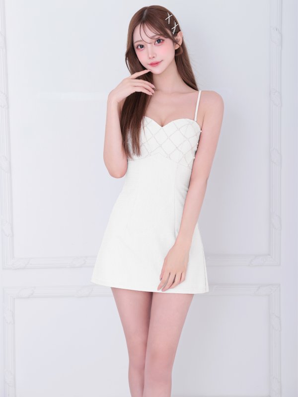 ホワイト モデル：るりぴ　身長：165cm　着用サイズ：Sサイズ