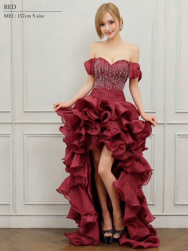 レッド モデル：葉月芽生　身長：157cm　着用サイズ：Fサイズ