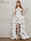 ホワイト モデル：るりぴ　身長：165cm　着用サイズFサイズ