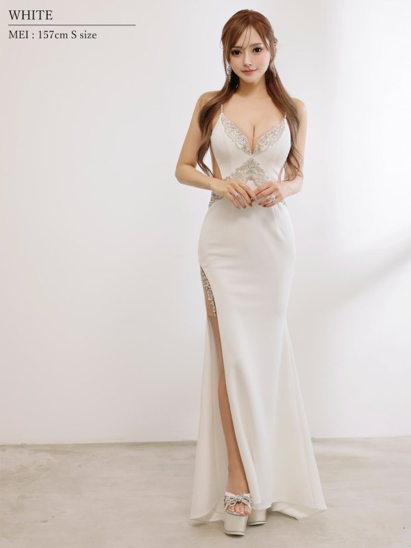 ホワイト　モデル：葉月芽生　身長：157cm　着用サイズ：Sサイズ