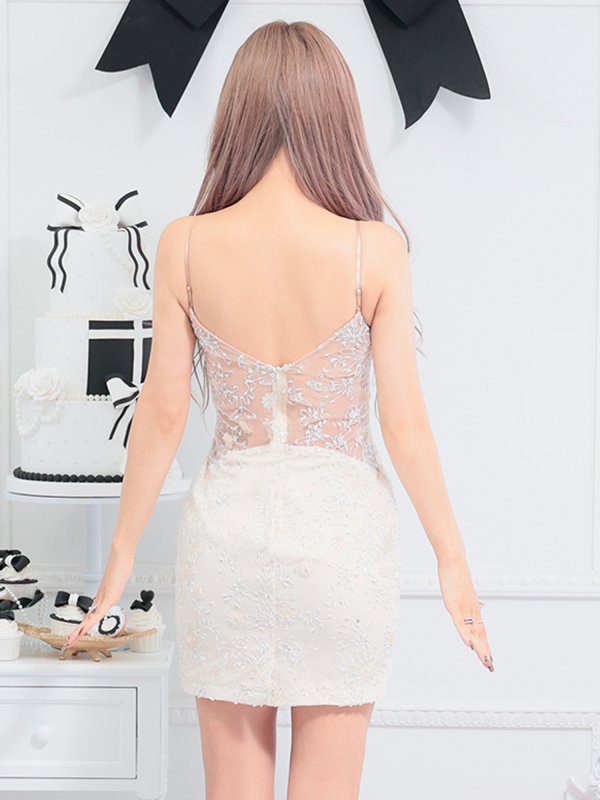 ホワイト  モデル：左衛門シュウ　身長：165cm　着用サイズ：Sサイズ