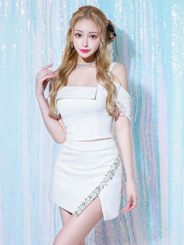 ホワイト　モデル：きよみ　身長：158cm　着用サイズ：Sサイズ