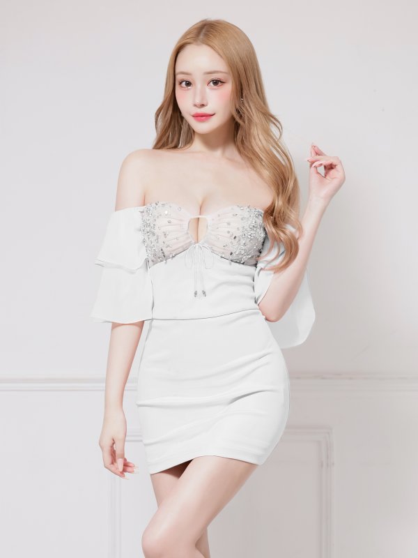 ホワイト　モデル：きよみ　身長：158cm　着用サイズ：Sサイズ