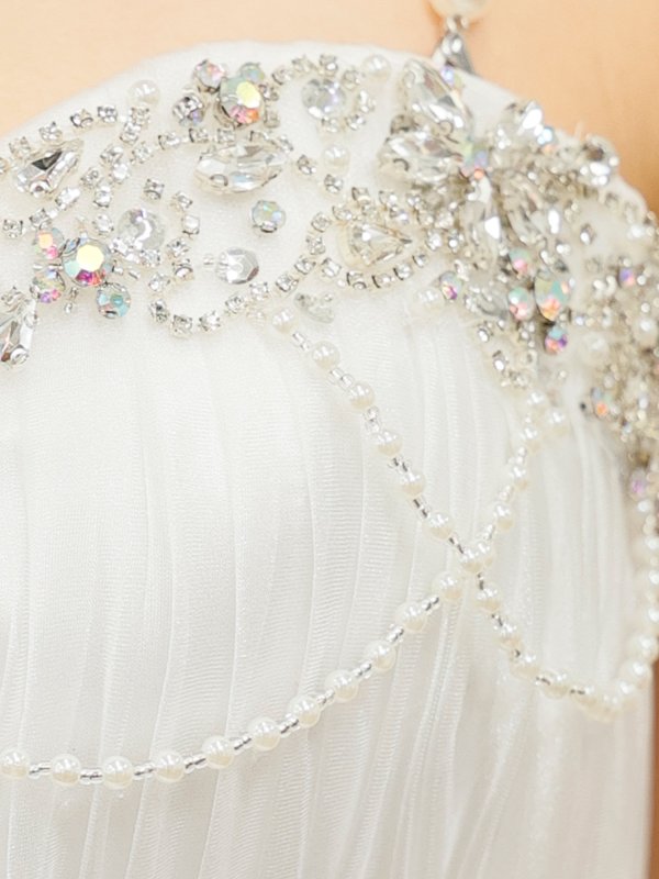 ホワイト　モデル：ひより　身長：152cm　着用サイズ：Fサイズ