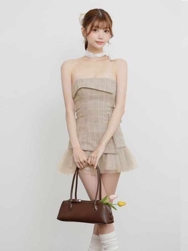 ベージュ モデル：りこ　身長：167cm　着用サイズ：Sサイズ