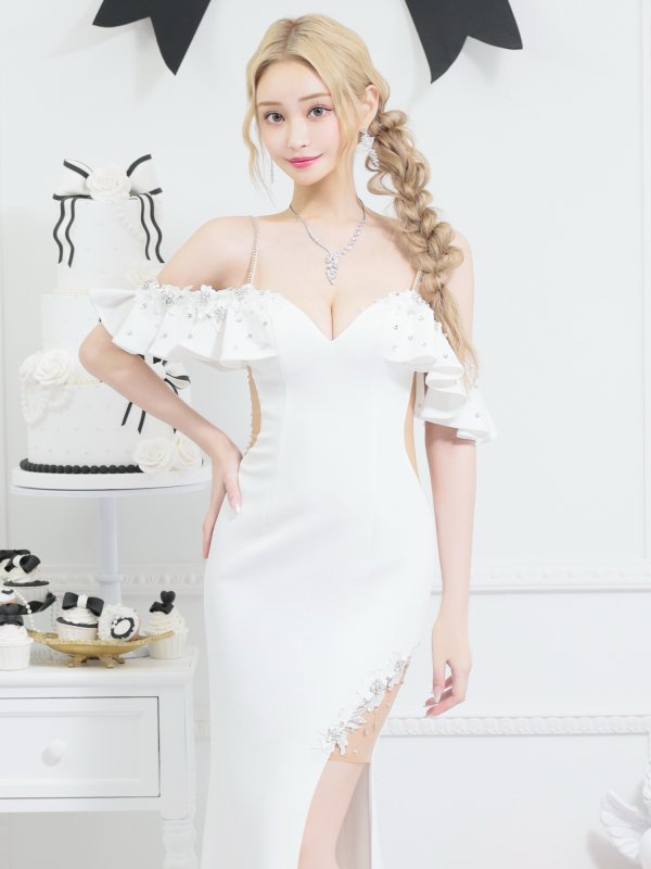 ホワイト モデル:きよみ 身長:158cm 着用サイズ:Sサイズ