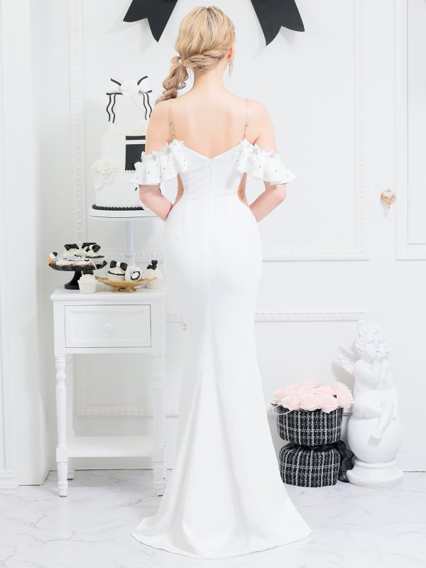 ホワイト モデル:きよみ 身長:158cm 着用サイズ:Sサイズ