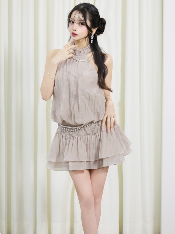 ベージュ モデル：みゆ　身長：156cm　着用サイズ：Sサイズ