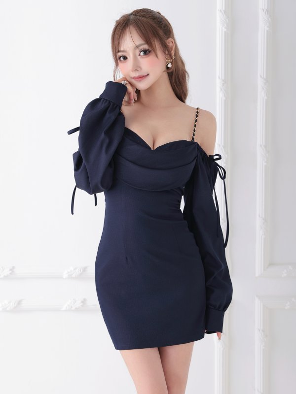 ネイビー　モデル：葉月芽生　身長：157cm　着用サイズ：Sサイズ