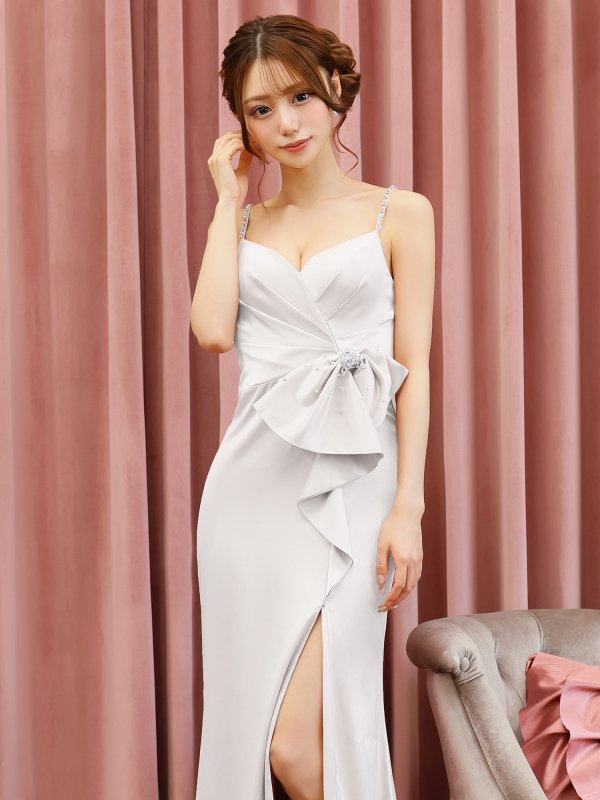 ホワイト モデル：ひより　身長：152cm　着用サイズ：Sサイズ