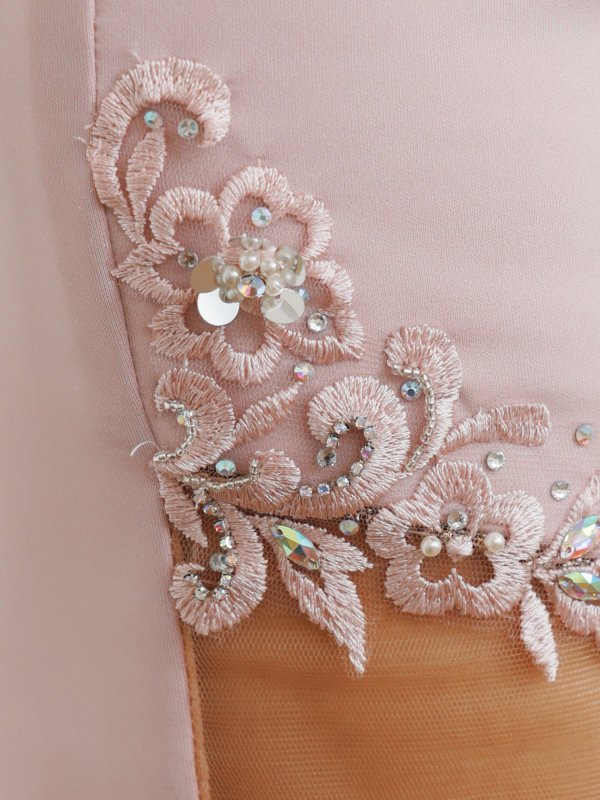 ピンク　モデル：りこ　身長：167cm　着用サイズ：Sサイズ