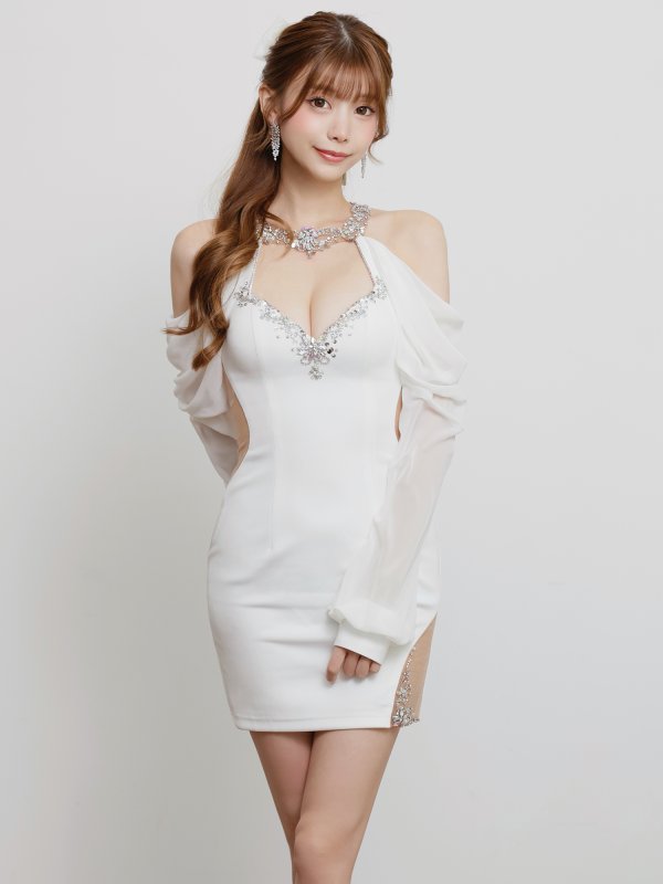 ホワイト　モデル：りこ　身長：167cm　着用サイズ：Sサイズ