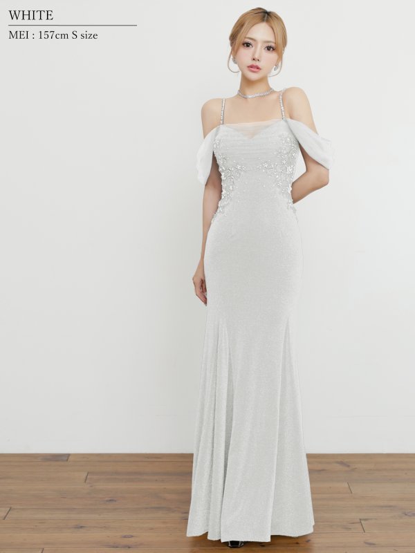 ホワイト モデル：葉月芽生　身長：157cm　着用サイズ：Sサイズ