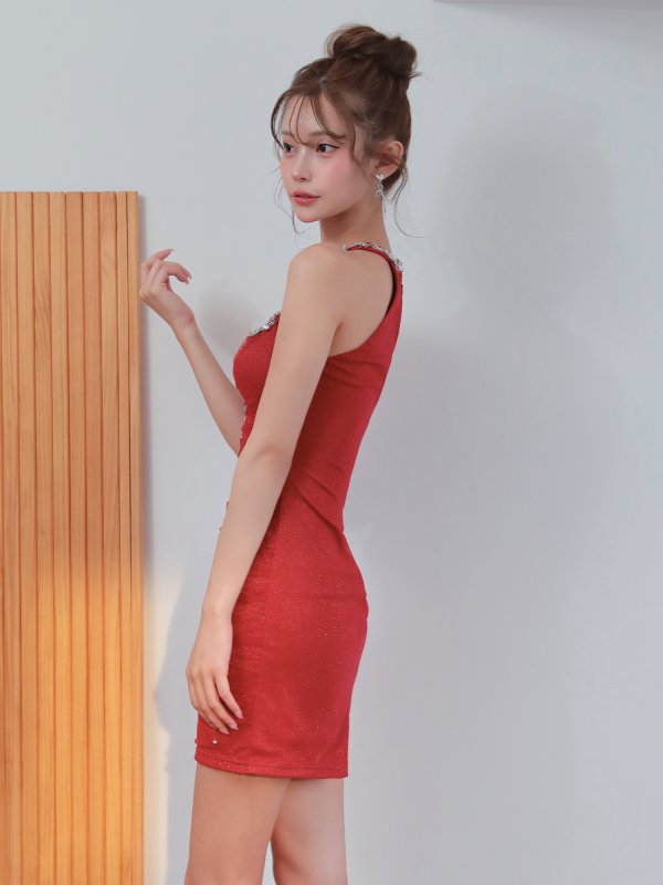 レッド　モデル：るりぴ　身長：165cm　着用サイズ：Sサイズ