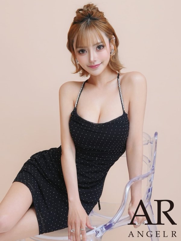 ブラック　モデル：葉月芽生　身長：157cm　着用サイズ：Sサイズ