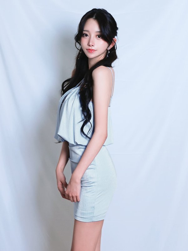 サックス　モデル：ゆいぴす　身長：170cm　着用サイズ：Sサイズ