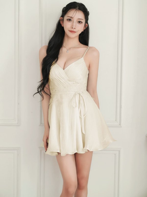 アイボリー　モデル：ゆいぴす　身長：170cm　着用サイズ：Sサイズ