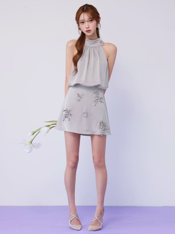 ライトグレー　モデル：るりぴ　身長：165cm　着用サイズ：Sサイズ