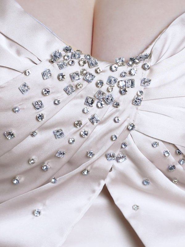 ベージュ　モデル：ゆいぴす　身長：170cm　着用サイズ：Sサイズ