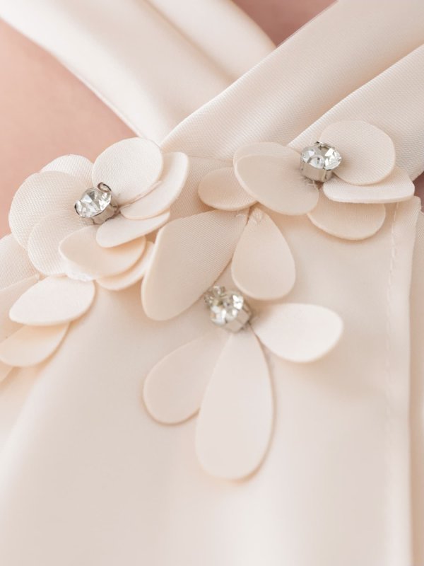 アイボリーxベージュ　モデル：葉月芽生　身長：157cm　着用サイズ：Sサイズ