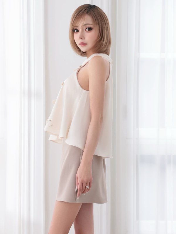 アイボリーxベージュ　モデル：葉月芽生　身長：157cm　着用サイズ：Sサイズ