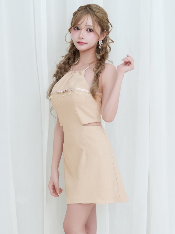 ベージュ　モデル：のあ　身長：148cm　着用サイズ：Sサイズ