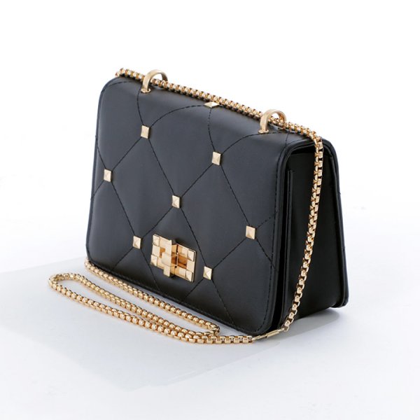 画像5: キルティングショルダーバッグ/チェーン/スタッズ【2カラー】[OF03] 【IM】 (5)