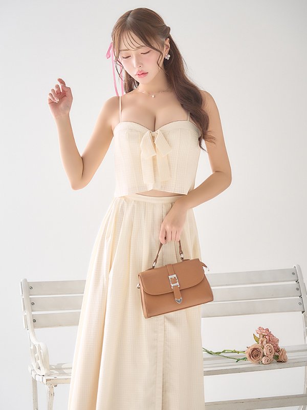 クリームイエロー モデル:りな 身長:160cm 着用サイズ:Sサイズ