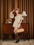 ベージュ　モデル：明日花キララ　身長：162cm 着用サイズ：Sサイズ