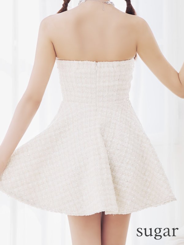 アイボリー モデル：明日花キララ　身長：162cm 着用サイズ：Sサイズ