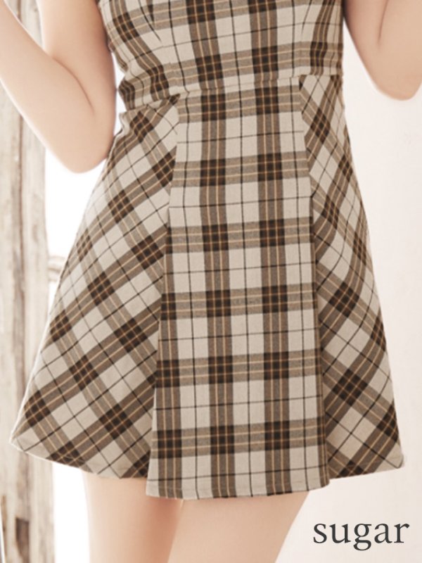 ベージュ モデル：三上悠亜　身長：159cm　着用サイズ：Sサイズ