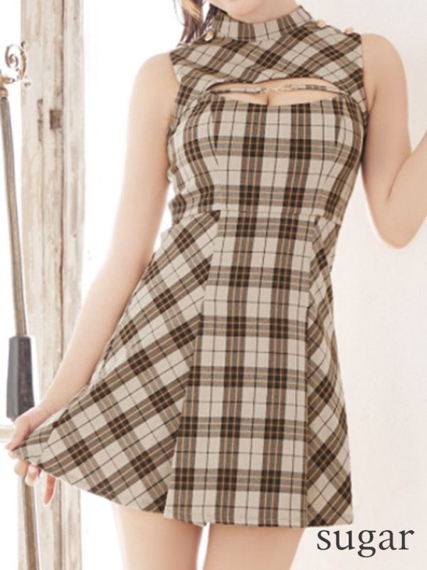 ベージュ モデル：三上悠亜　身長：159cm　着用サイズ：Sサイズ