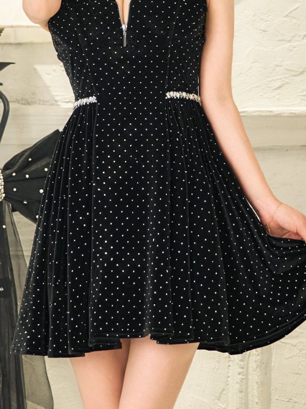 画像17: 【ゆか/関西コレクション着用】XSサイズあり【ROBE de FLEURS/ローブドフルール】ストーン付き/ ベロア/ ウエストビジュー/ キャミソール/ フレア/ ミニドレス/ キャバドレス[OF08] (17)