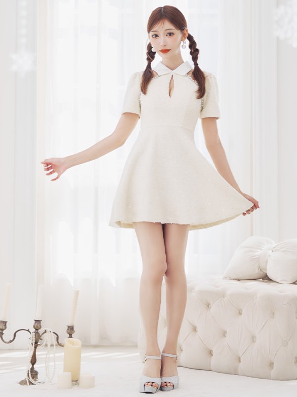 ホワイト モデル：明日花キララ　身長：162cm 着用サイズ：Sサイズ