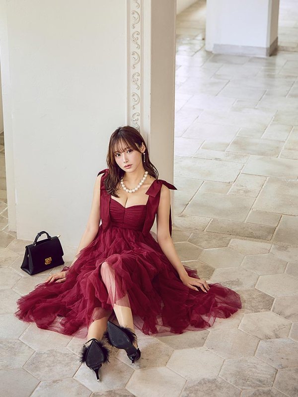 レッド　モデル：きほ　身長：169cm　着用サイズ：Sサイズ