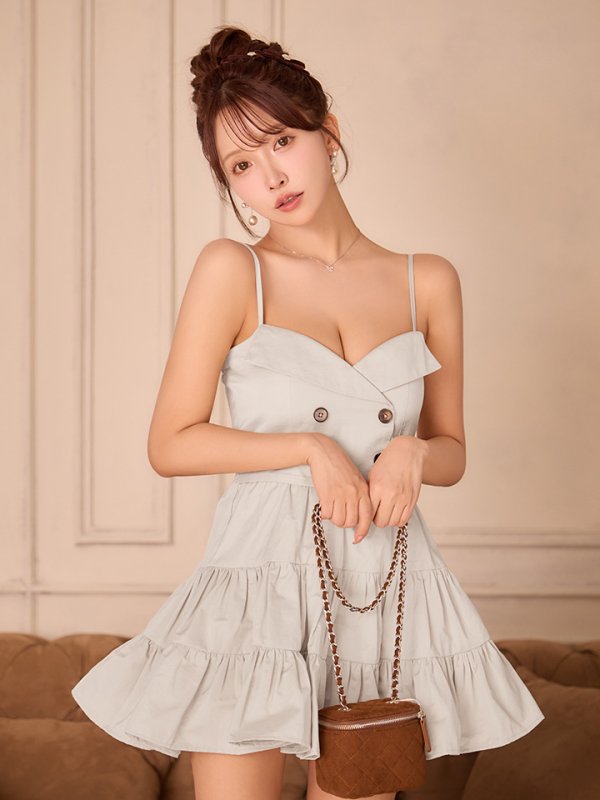 ベージュ　モデル：三上悠亜　身長：159cm　着用サイズ：Sサイズ