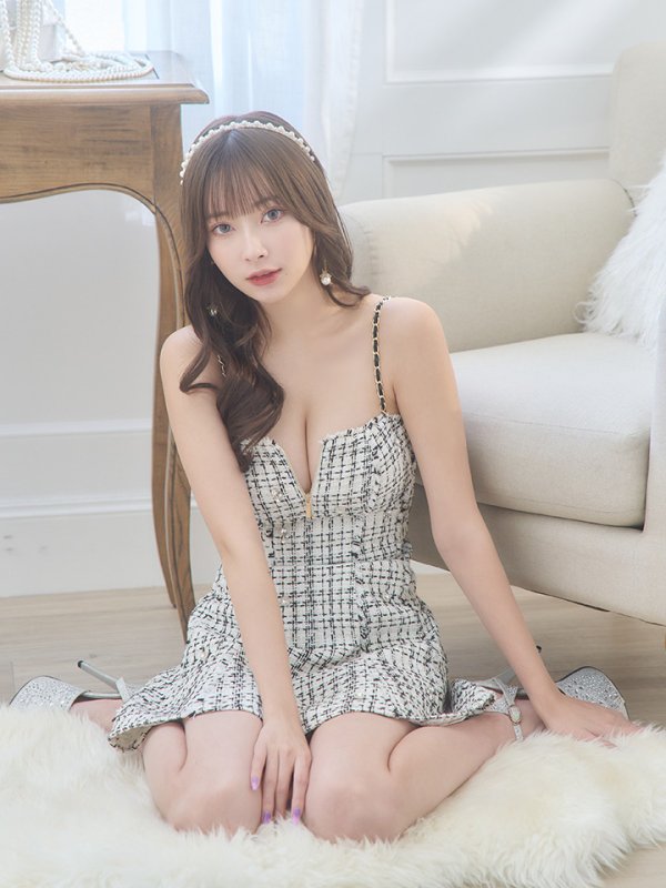 ホワイトxブラック モデル：ぴょな　身長：160cm　着用サイズ：Sサイズ