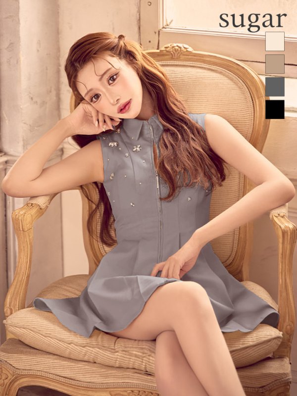 グレー モデル：明日花キララ　身長：160cm　着用サイズ：Sサイズ