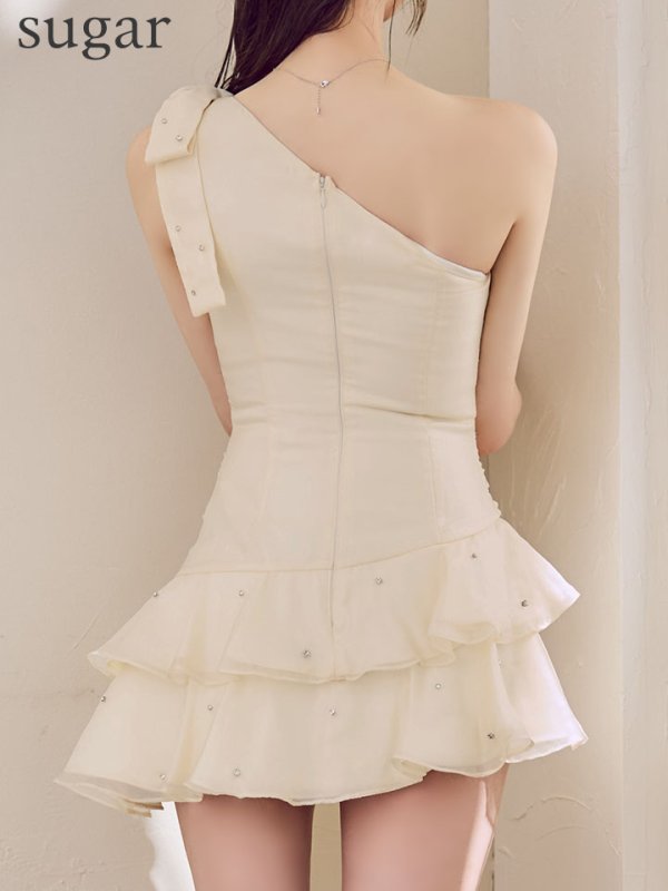 アイボリー　モデル：朝日向まり　身長：167cm　着用サイズ：Sサイズ