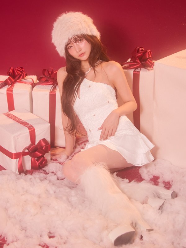 ホワイト モデル：まみ　身長：160cm　着用サイズ：Sサイズ 