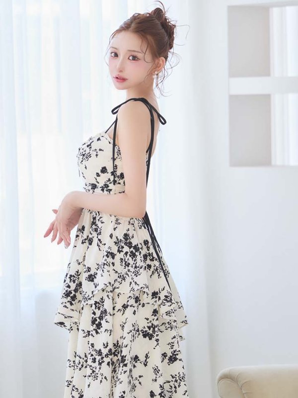 ブラック　モデル：明日花キララ　身長：162cm　着用サイズ：Sサイズ