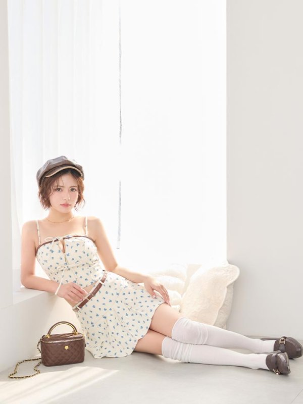 ブルー　モデル：ななみん　着用サイズ：Sサイズ