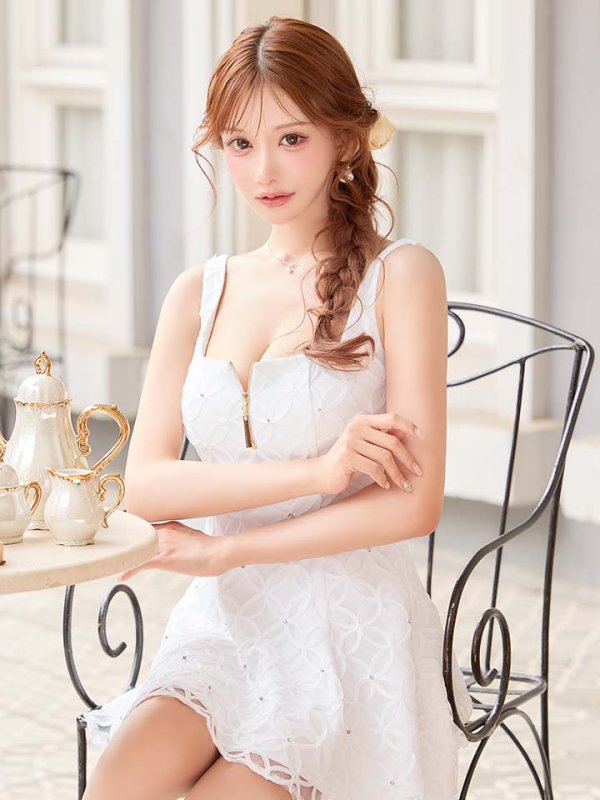 モデル：明日花キララ　身長：162cm 着用サイズ：Sサイズ
