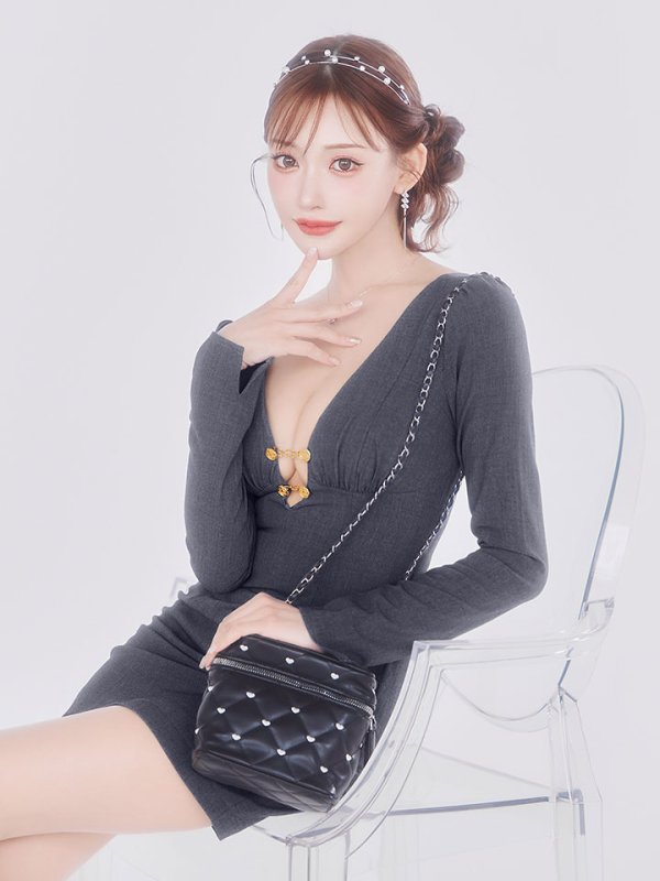 グレー　モデル：明日花キララ　身長：162cm 着用サイズ：Sサイズ