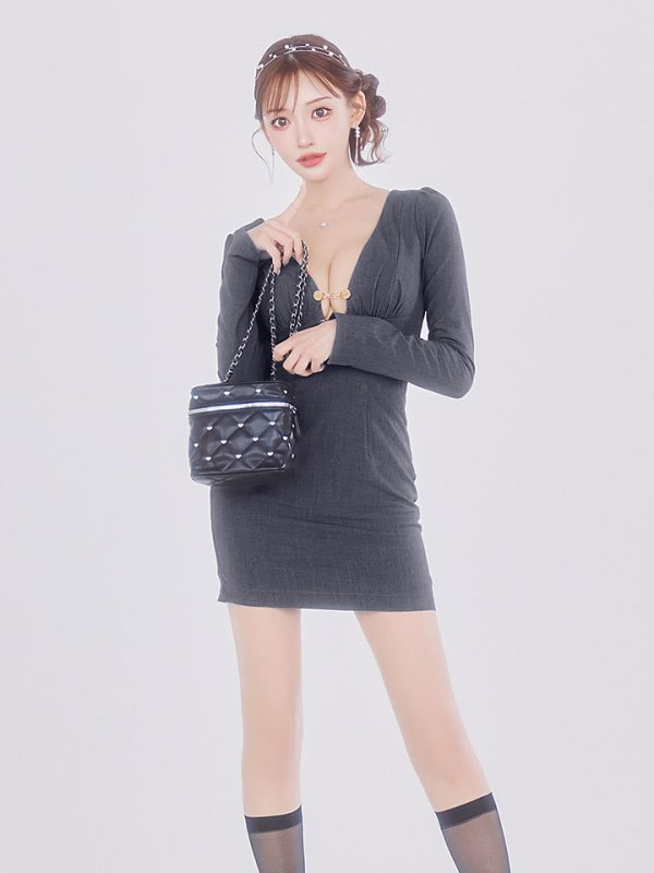 グレー　モデル：明日花キララ　身長：162cm 着用サイズ：Sサイズ