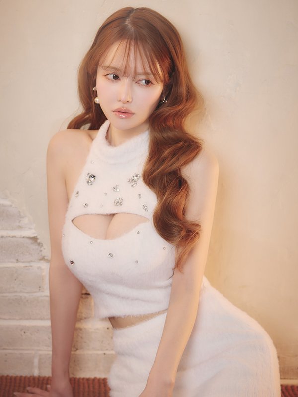 ホワイト　モデル：ゆめ　身長：160cm　着用サイズ：Sサイズ