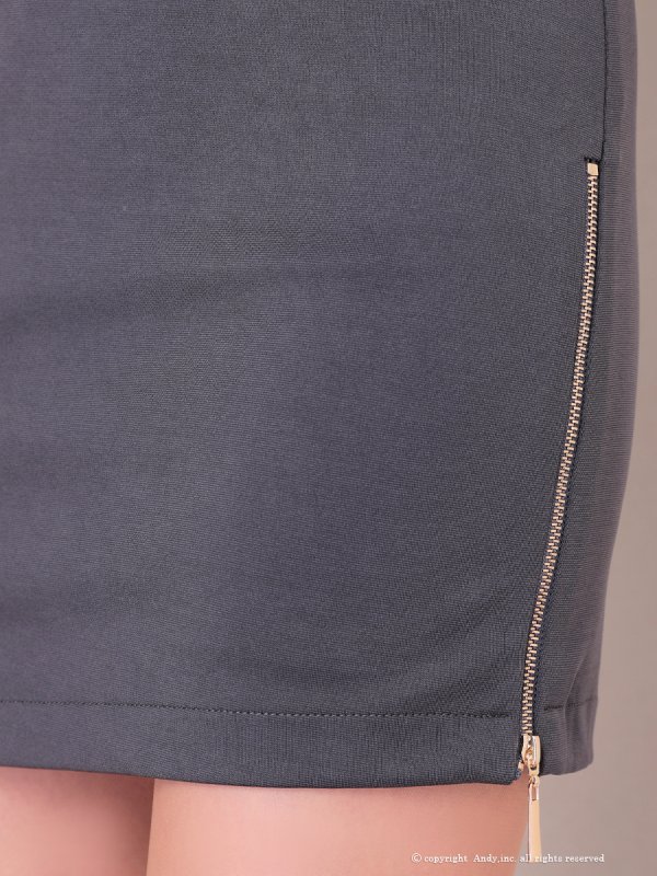 チャコールグレー モデル:七瀬みほ 身長:162cm 着用サイズ:Sサイズ