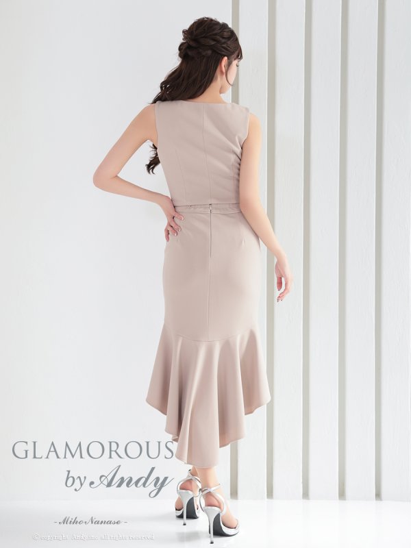 ベージュ モデル:七瀬みほ 身長:162cm 着用サイズ:Sサイズ