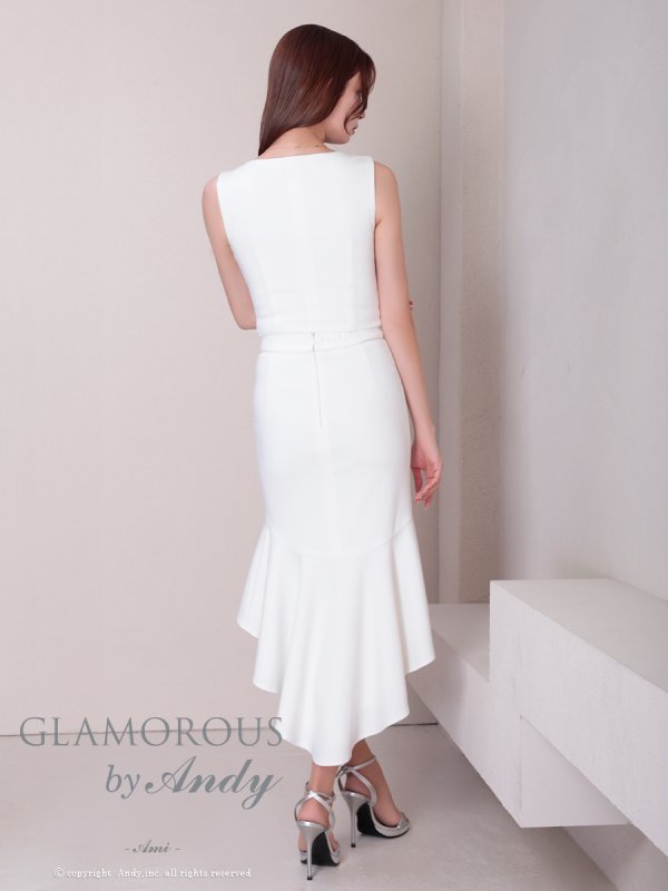 ホワイト モデル:あみ 身長:163cm 着用サイズ:Sサイズ