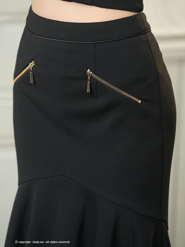 ブラック モデル:椿そら 身長:160cm 着用サイズ:Sサイズ